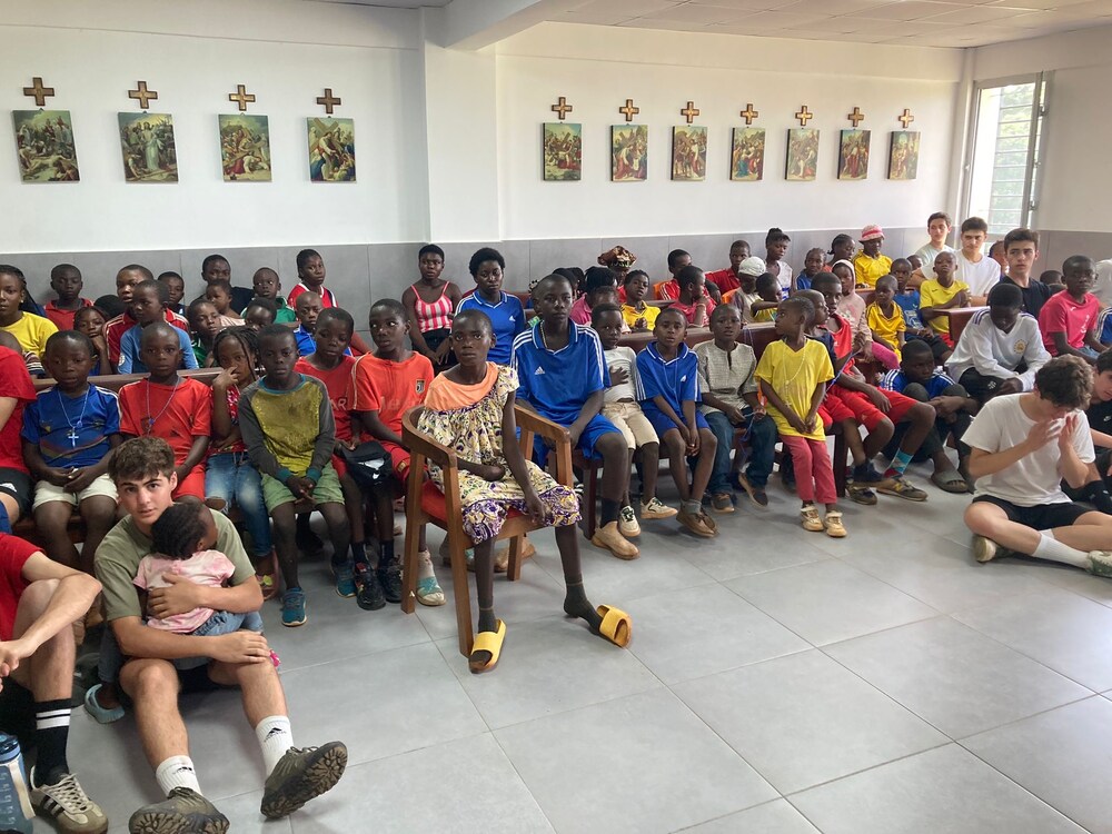 15 días de solidaridad en el Colegio Azobe de Camerún